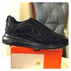 Nike AIR MAX 720 Black.  Men’s size 12